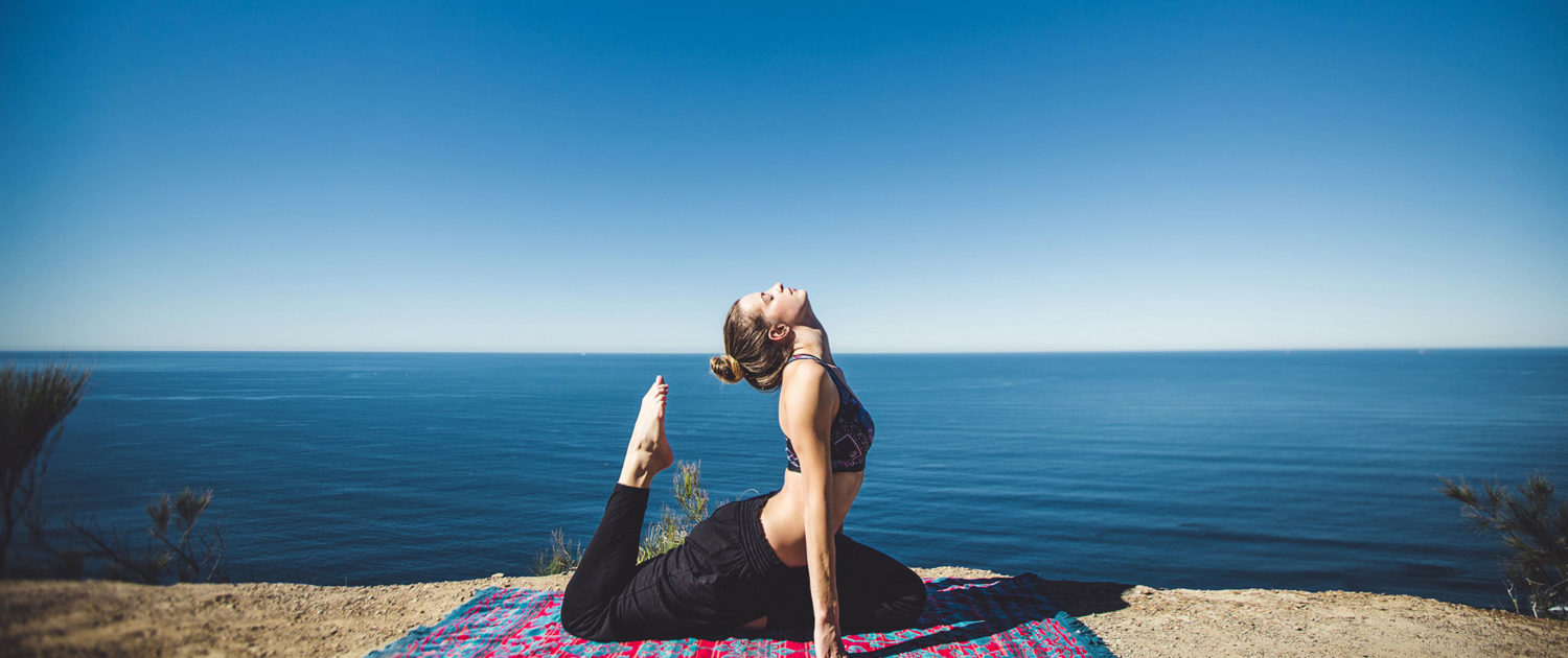 Yoga in riva al mare in Sardegna